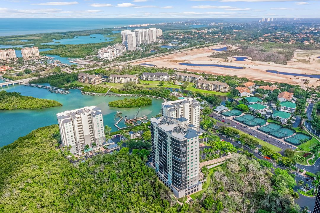 425 Cove Tower Dr  #1501, Naples, FL 34110