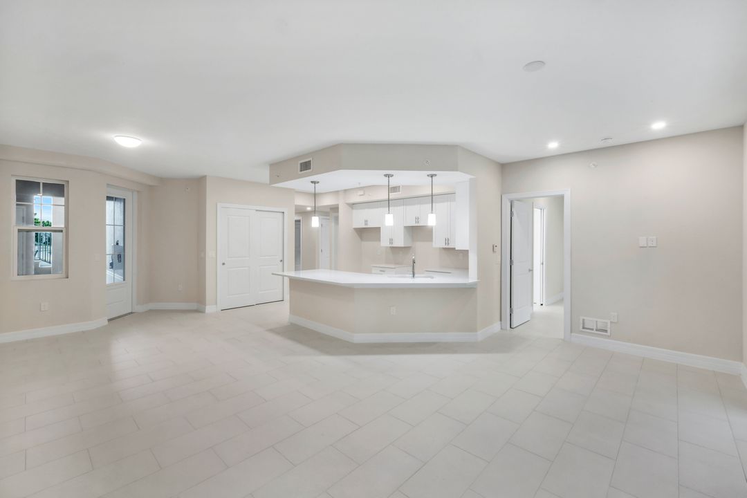 280 Antilles Wy E #101, Naples, FL 34112