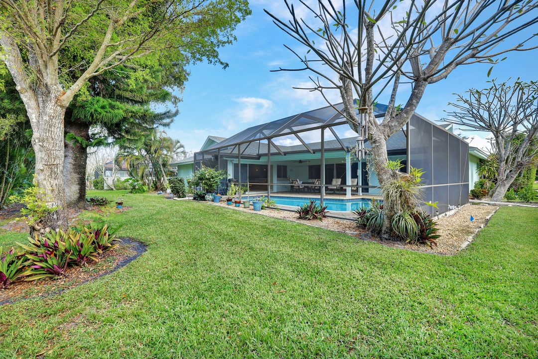 208 Baltusrol Dr, Naples, FL 34113