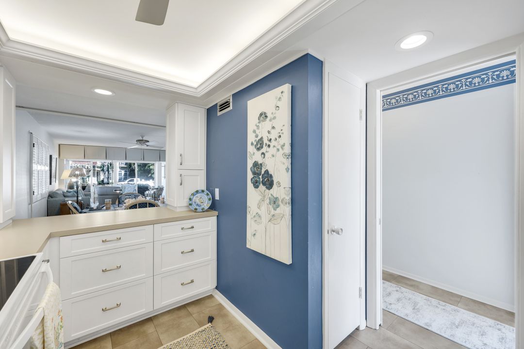 280 2nd Ave S #103, Naples, FL 34102