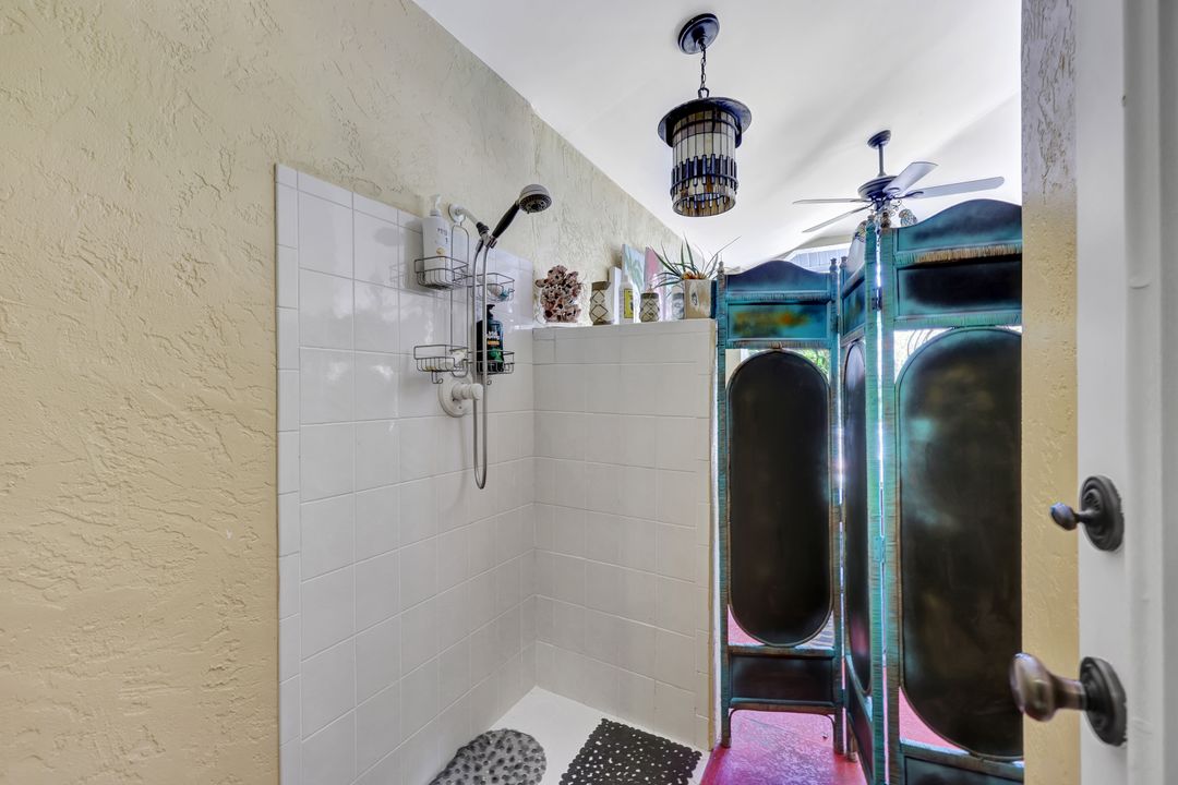1904 Bethany Pl, Naples, FL 34109