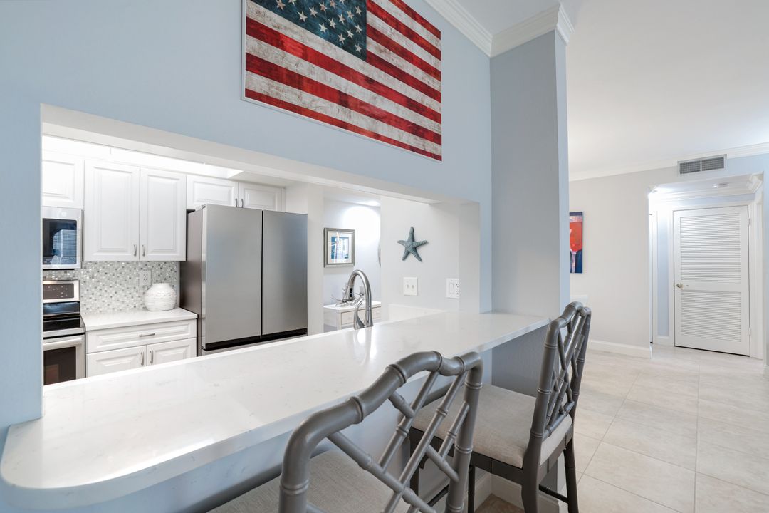 5801 Glencove Dr #503, Naples, FL 34108