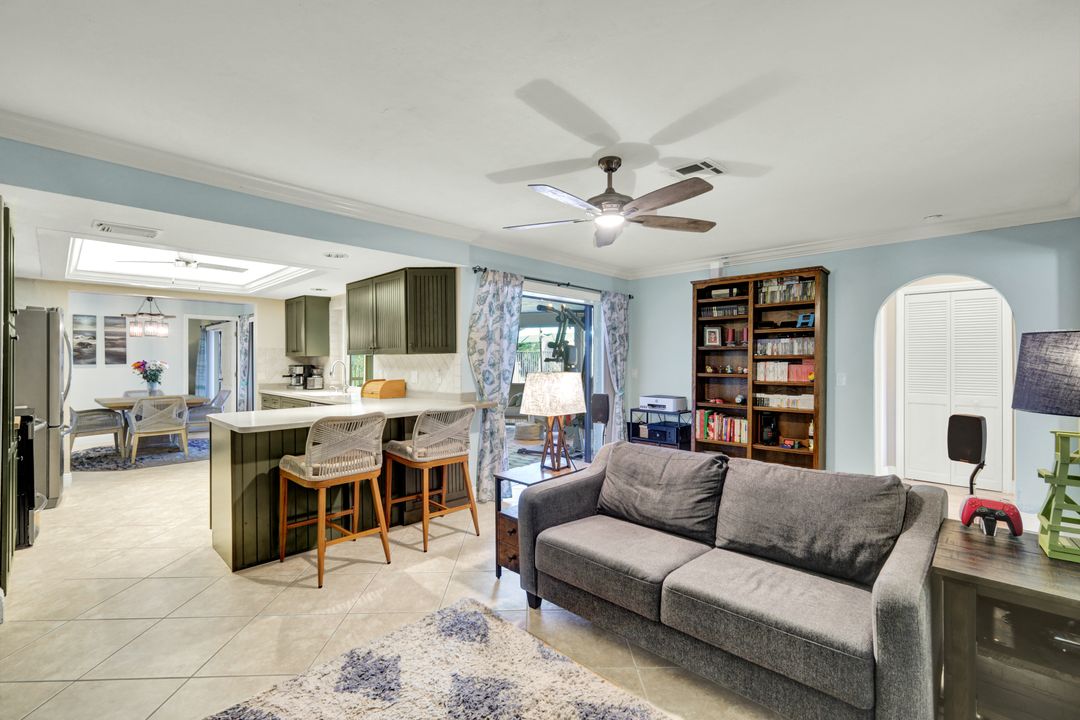 703 SE 33rd Terrace, Cape Coral, FL 33904