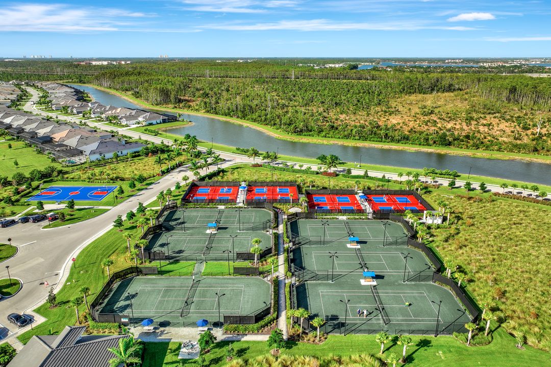 18437 WildBlue Blvd, Fort Myers, FL 33913