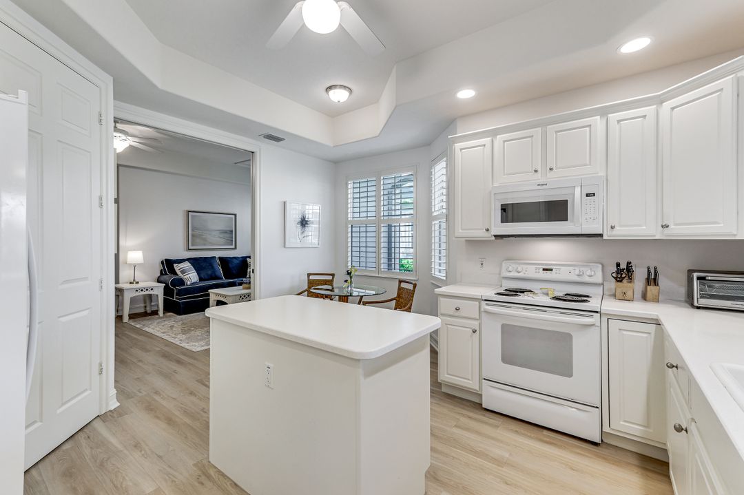 6029 Trophy Dr #301, Naples, FL 34110