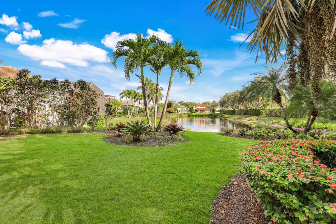 6777 Southern Oak Ct, Naples, FL 34109