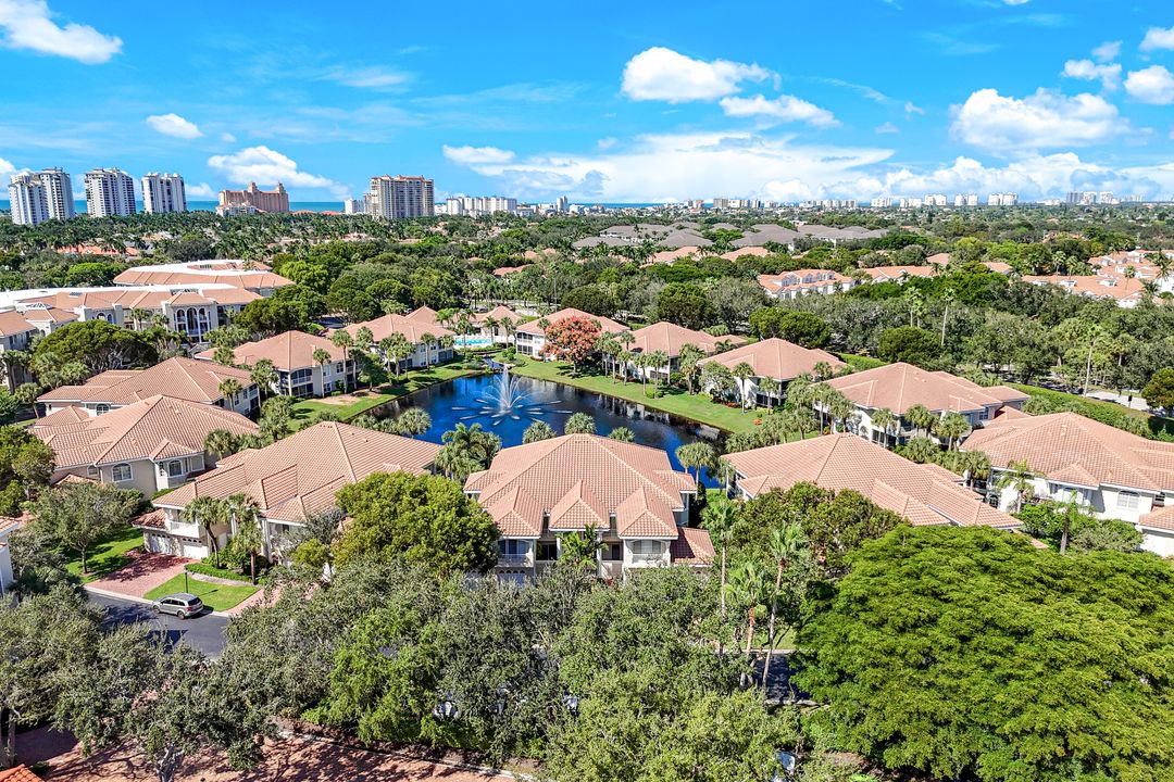 8453 Abbington Cir #811, Naples, FL 34108