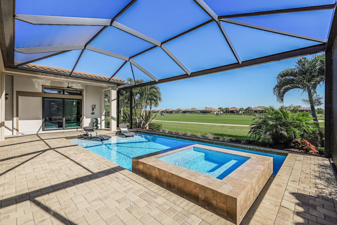 9071 Sorreno Ct, Naples, FL 34119