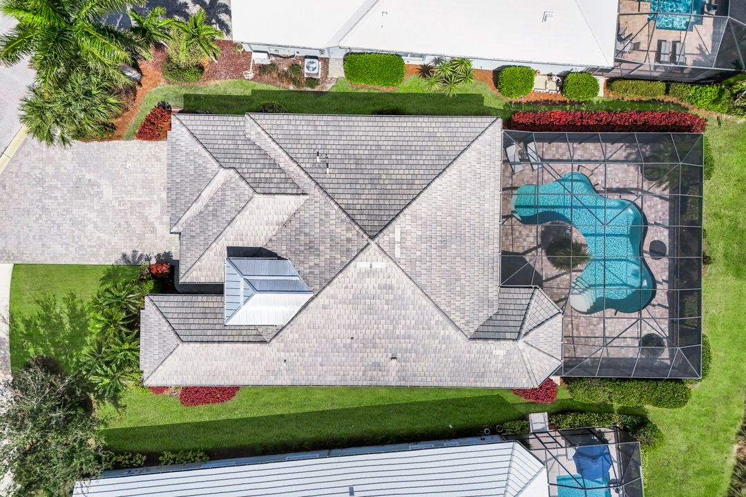 5052 Martinique Dr, Naples, FL 34113