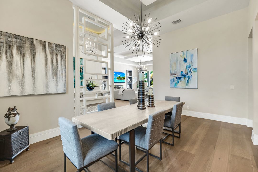 112 Hickory Rd, Naples, FL 34108
