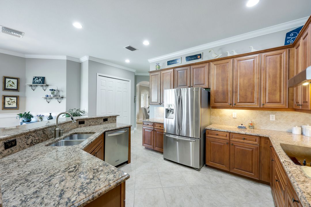 10026 Lions Bay Ct, Naples, FL 34120