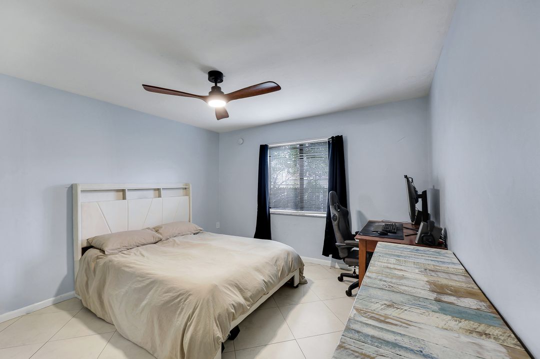 1400 Green Valley Cir #1002, Naples, FL 34104