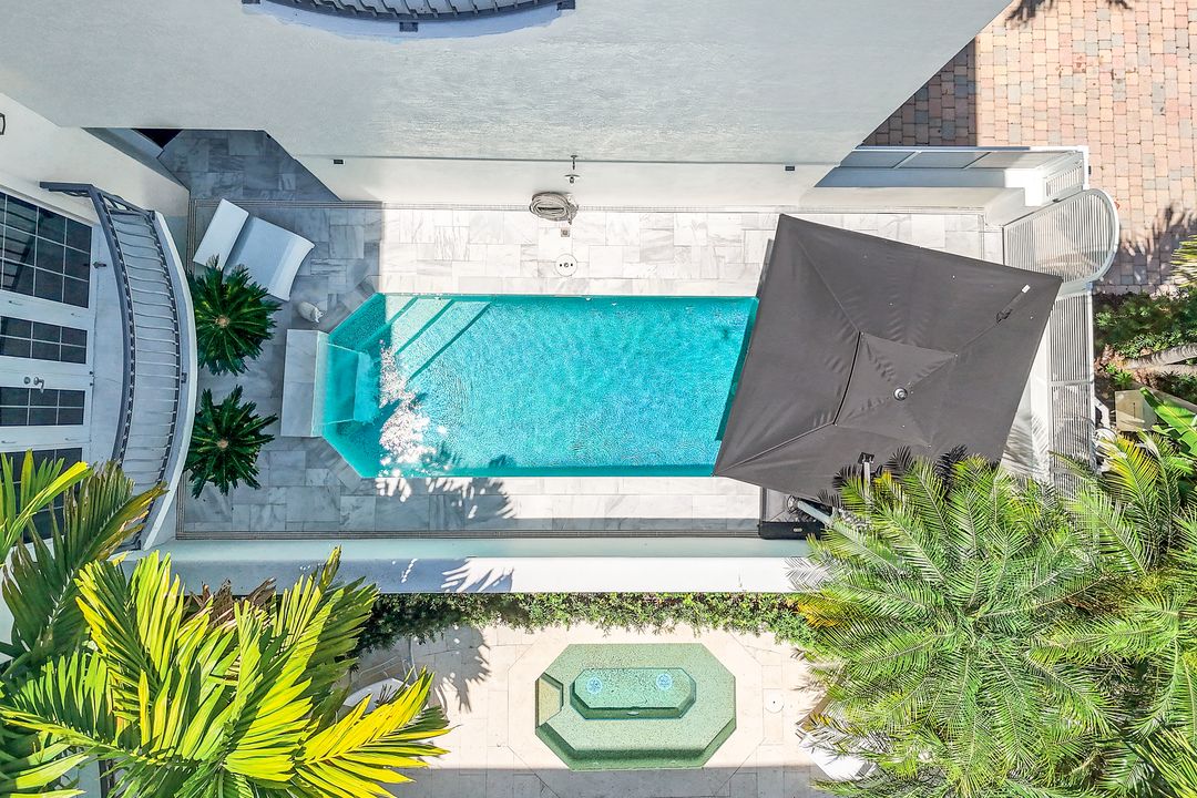 510 2nd St S, Naples, FL 34102