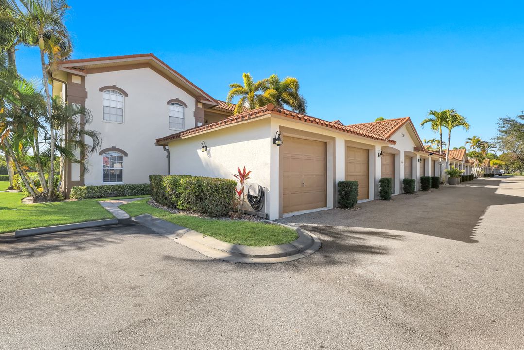 230 Newport Dr  #601, , FL 34114