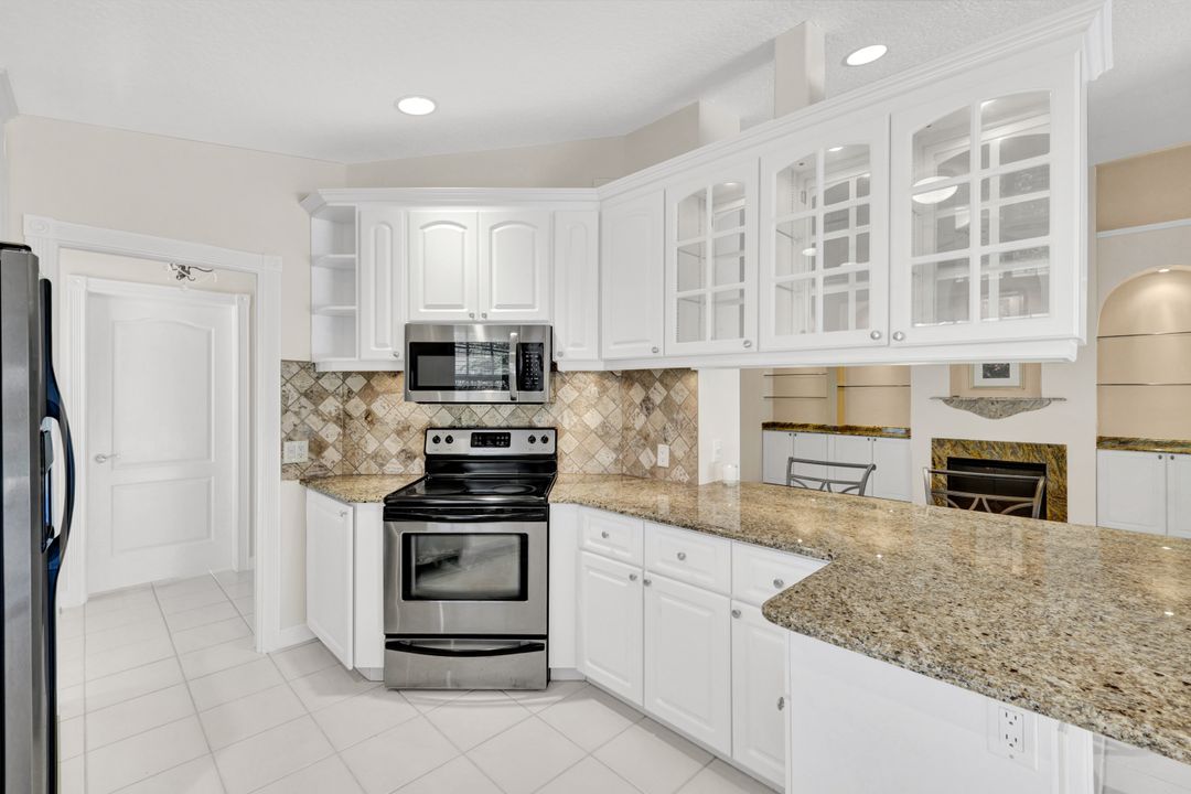 3142 Andorra Ct, Naples, FL 34109
