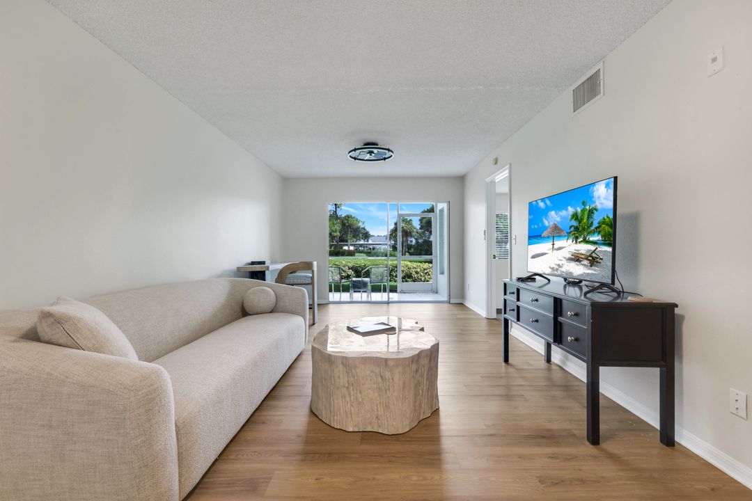 121 Wading Bird Cir #B-103, Naples, FL 34110