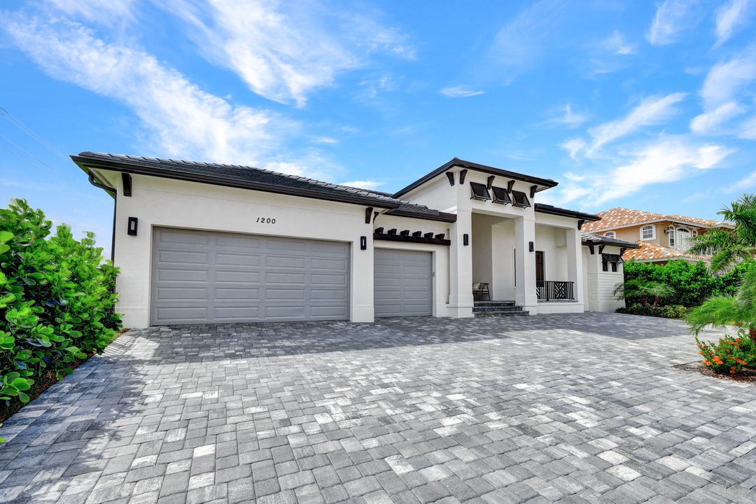 1200 Redwood Ct, Marco Island, FL 34145