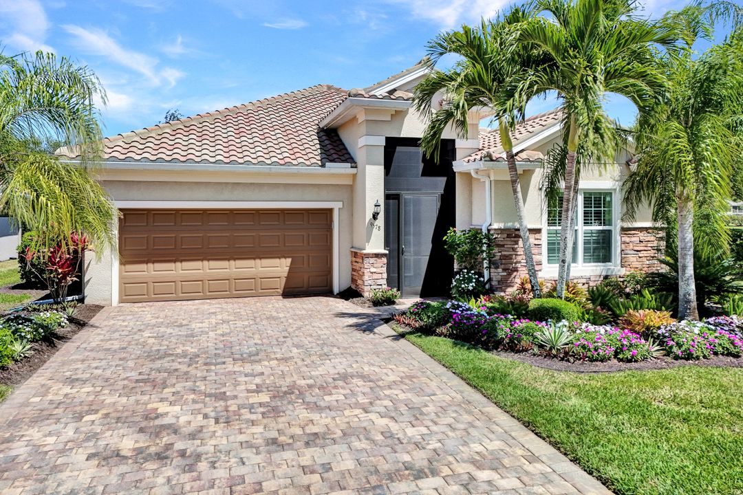 9578 Coquina Cir, Naples, FL 34120