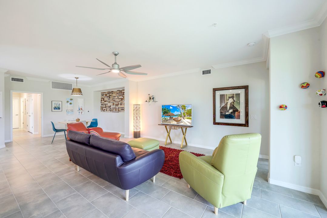 2372 Anguilla Dr #102, Naples, FL 34120