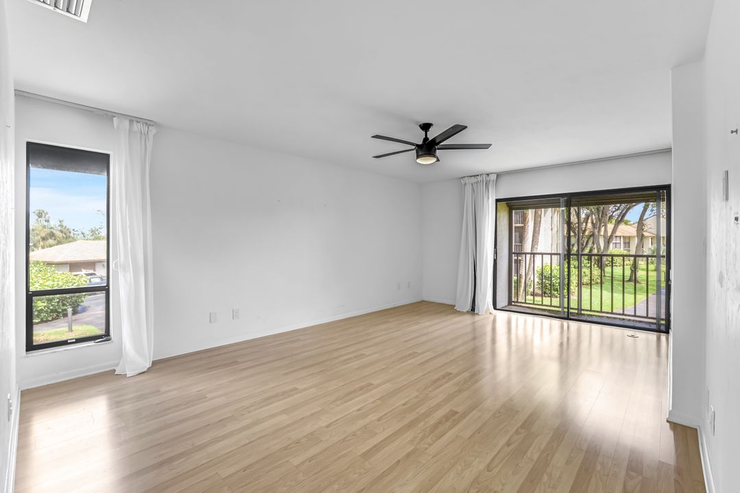 576 Retreat Dr #201, Naples, FL 34110