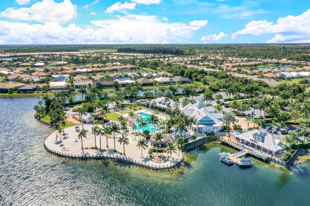 14386 Laguna Spgs Ln, Naples, FL 34114