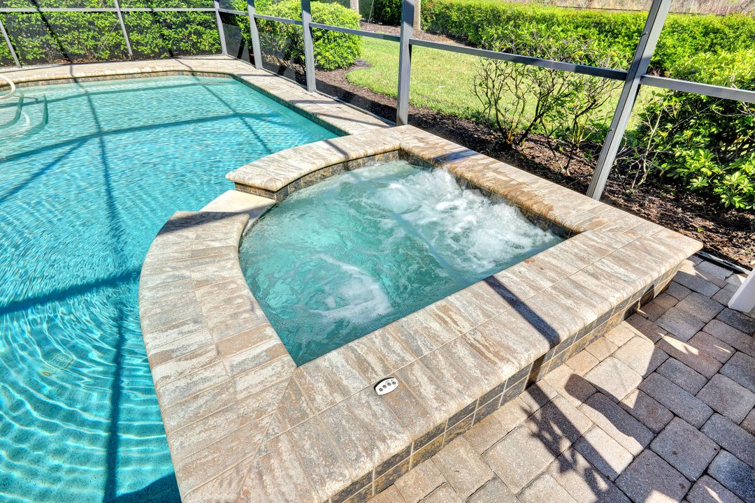 9311 Fieldstone Ln, Naples, FL 34120