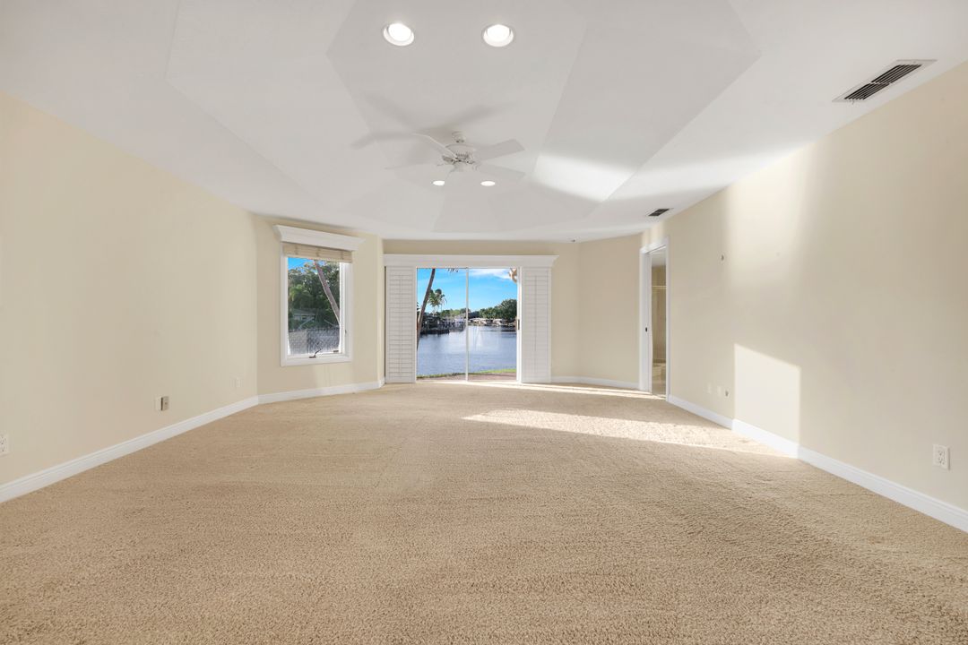 954 Bal Isle Dr, Fort Myers, FL 33919