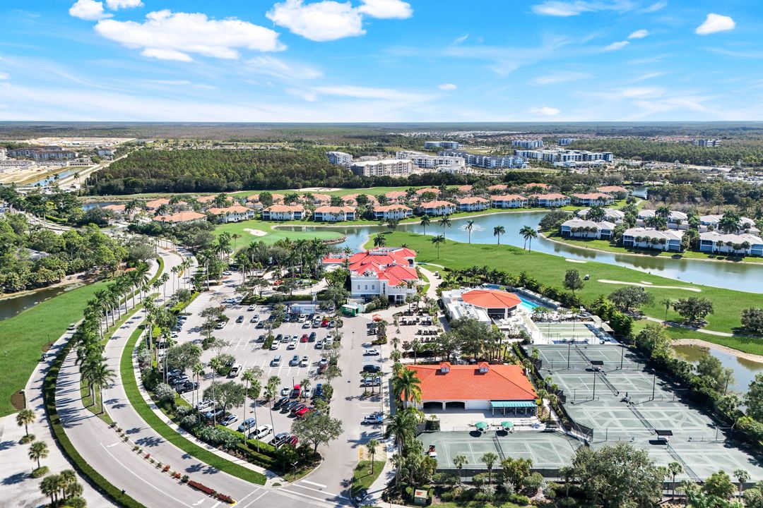 5092 Cerromar Dr, Naples, FL 34112