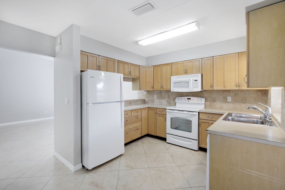 8440 Pennsylvania Blvd, Fort Myers, FL 33967