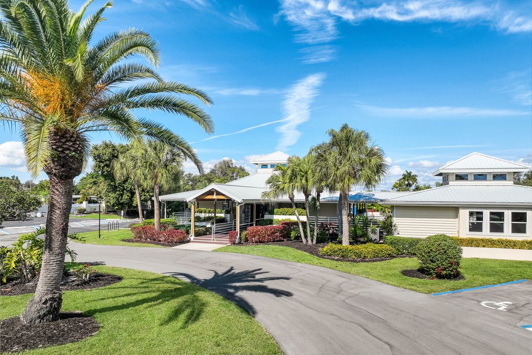 9214 Palm Island Cir, NO FORT MYERS, FL 33903
