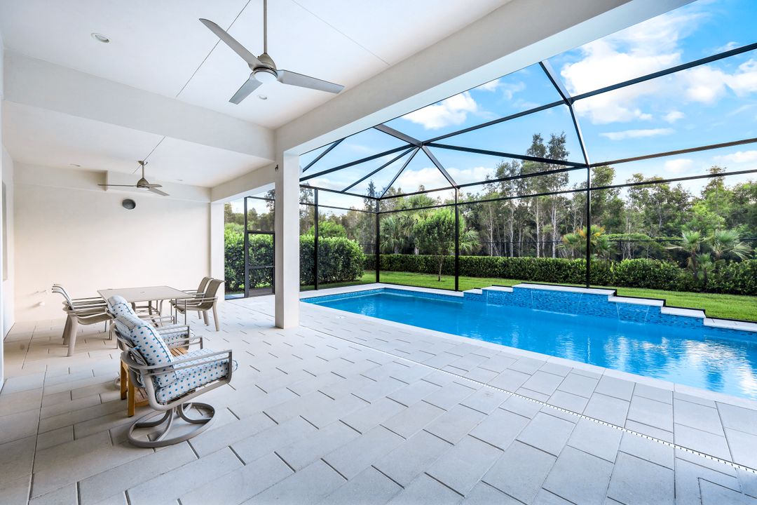 8959 Redonda Dr, Naples, FL 34114