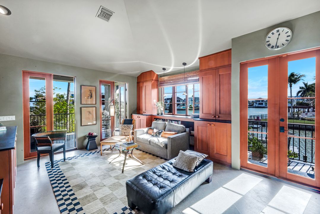 290 Channel Dr, Naples, FL 34108