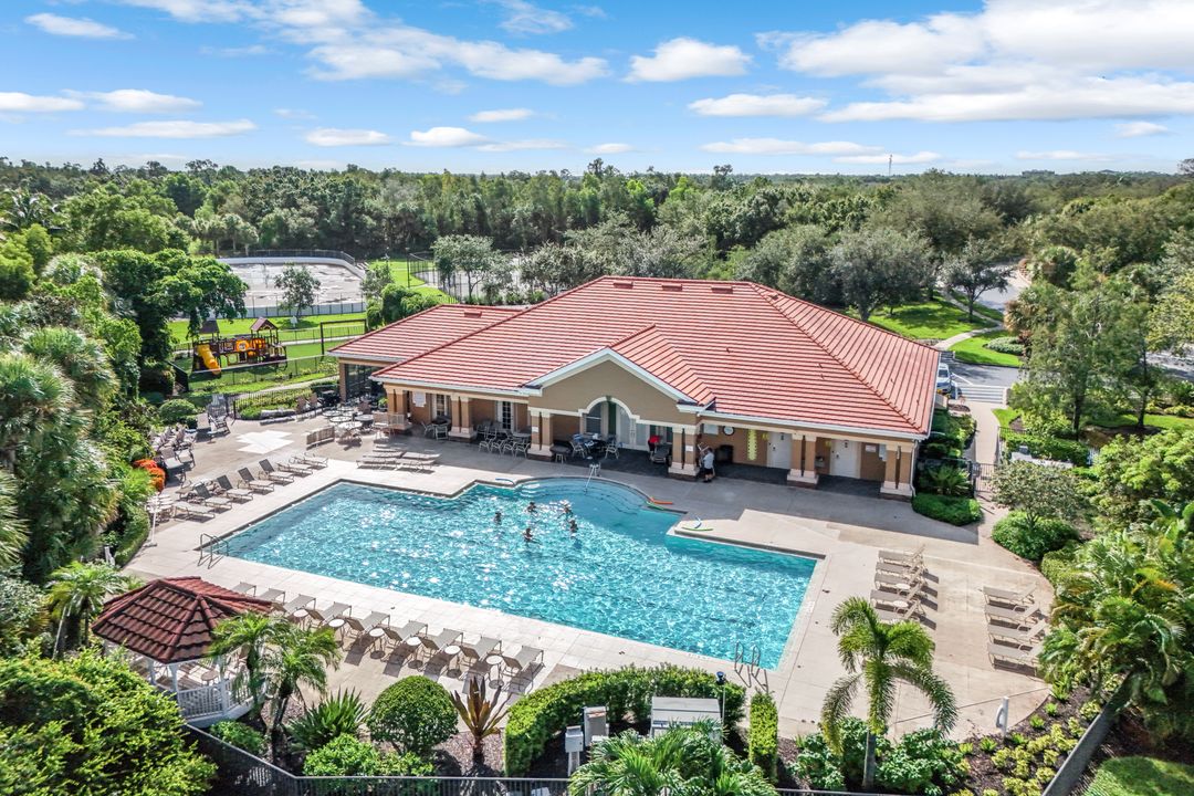20050 Rookery Dr, Estero, FL 33928