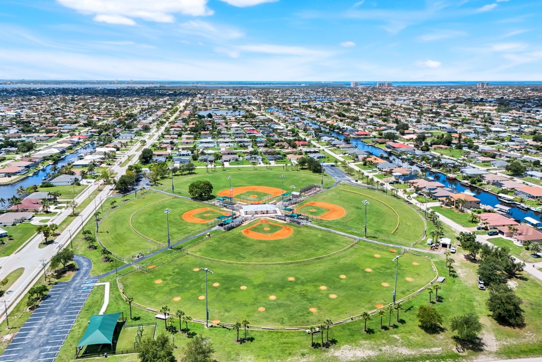 405 Mohawk Pkwy, Cape Coral, FL 33914