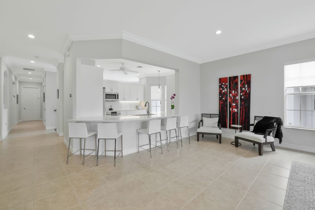 5030 Blauvelt Way #201, Naples, FL 34105