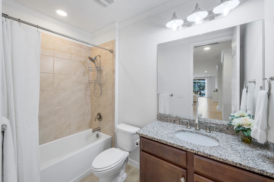 14795 Edgewater Cir, Naples, FL 34114