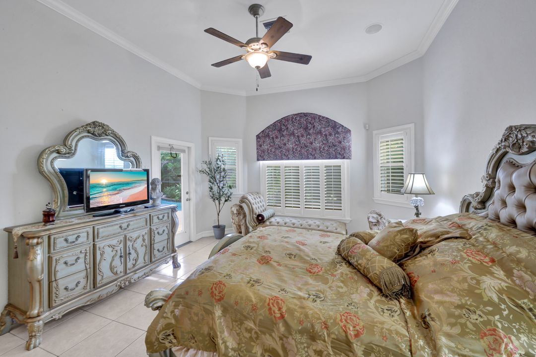 2001 NE 15th Ave, Cape Coral, FL 33909