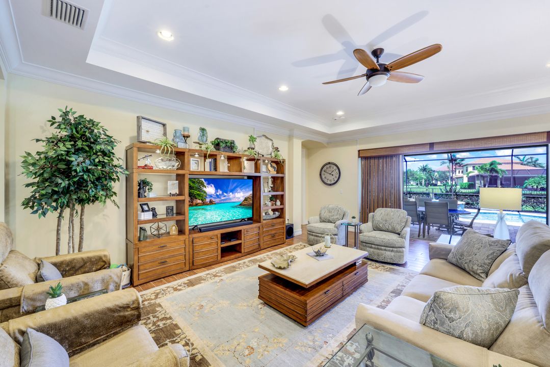 1585 Mockingbird Dr, Naples, FL 34120