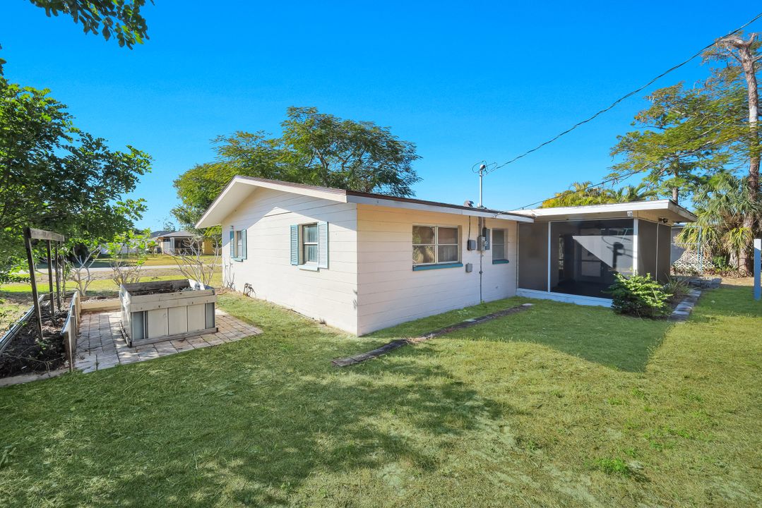 8760 Dartmouth St, Fort Myers, FL 33907