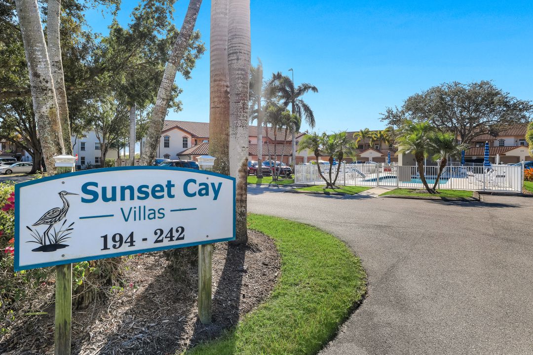 230 Newport Dr  #601, , FL 34114