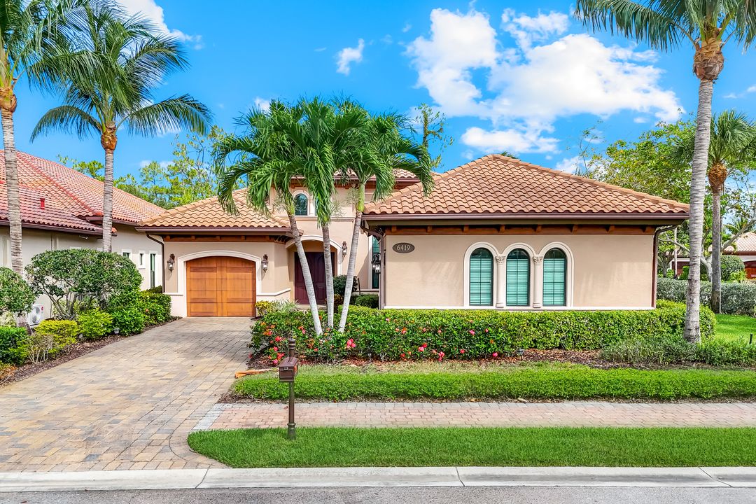 6419 Vivaldi Ct, Naples, FL 34113