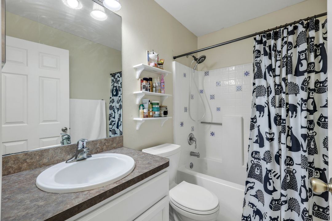 1006 NE 6th Pl, Cape Coral, FL 33909
