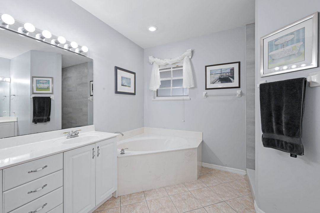 2240 Hawksridge Dr #2201, Naples, FL 34105