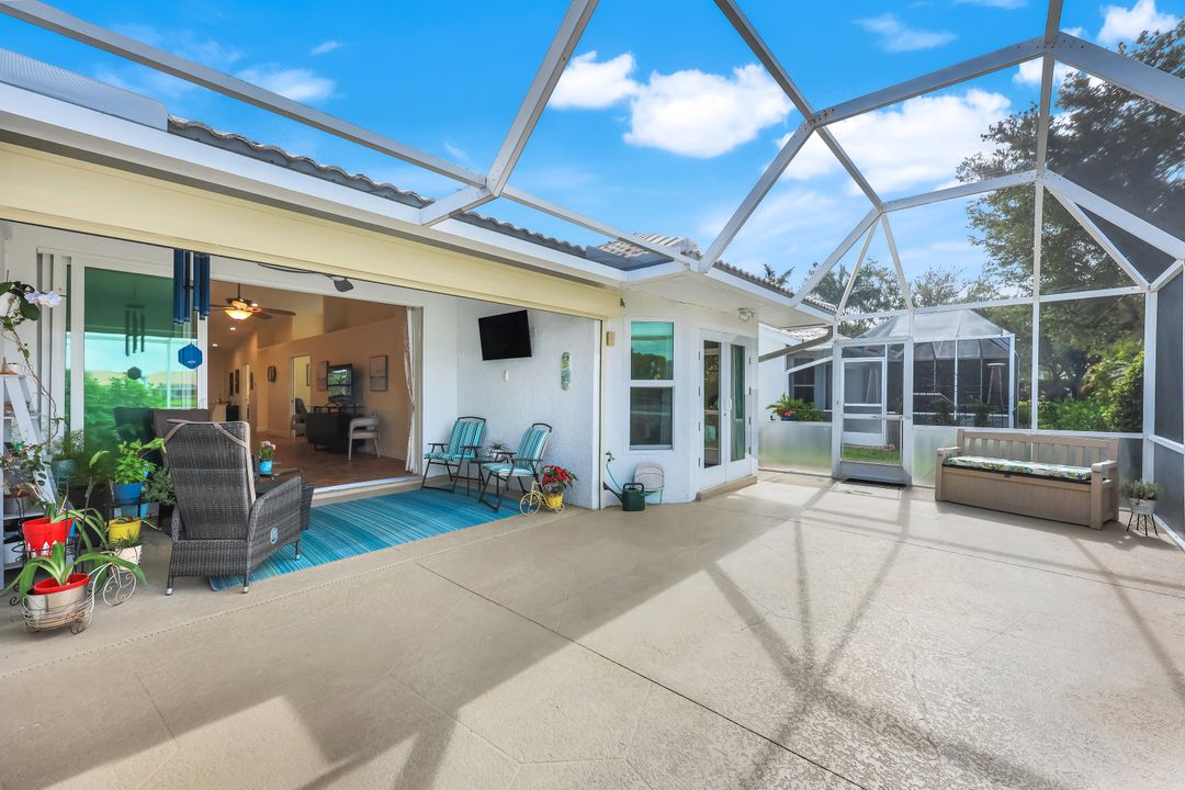 2266 Stacil Cir, Naples, FL 34109