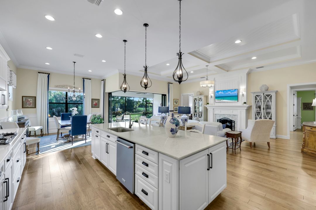 9328 Surfbird Ct, Naples, FL 34120