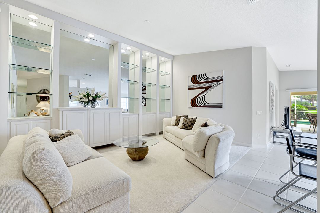 4307 Redonda Ln, Naples, FL 34119