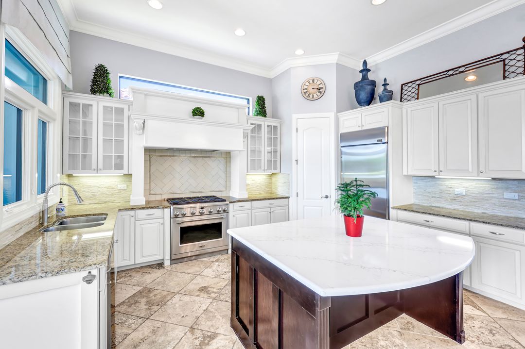 16811 Cabreo Dr, Naples, FL 34110