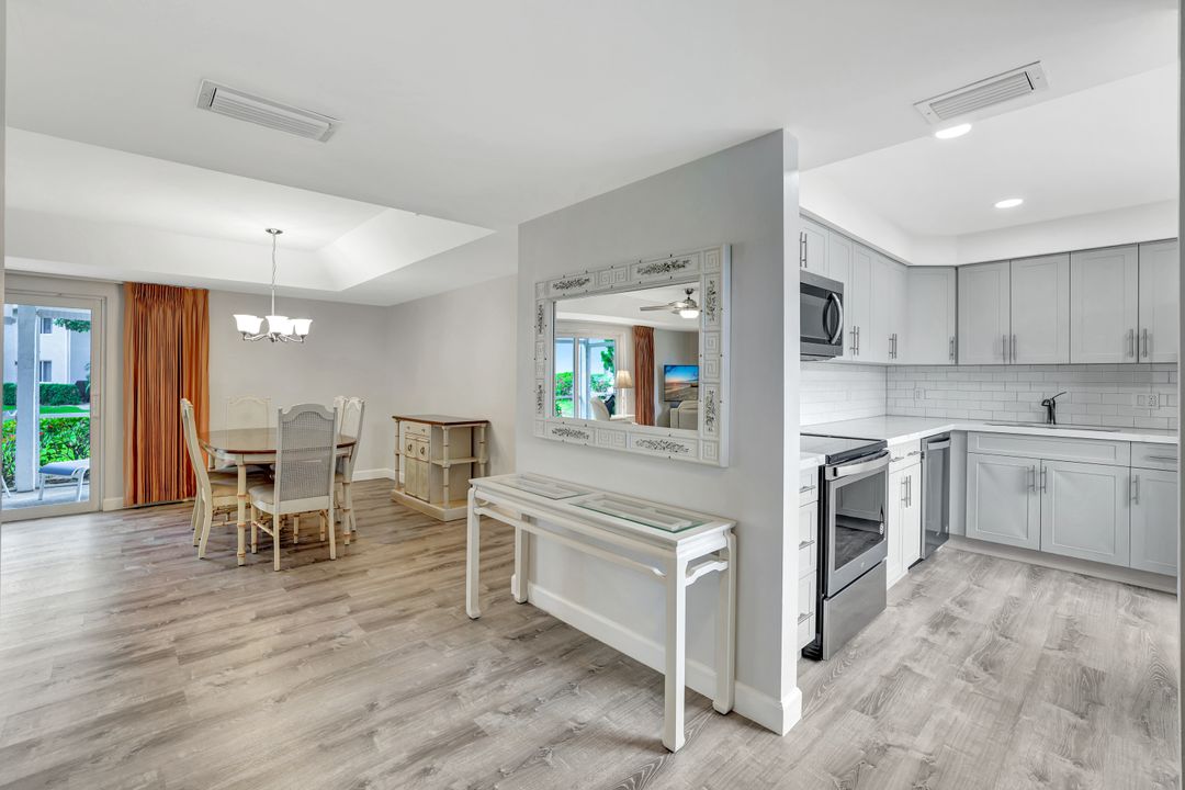 250 Candycane Ln #3, Naples, FL 34112