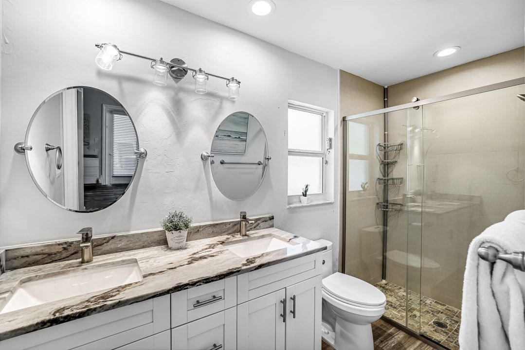 737 91st Ave N, Naples, FL 34108