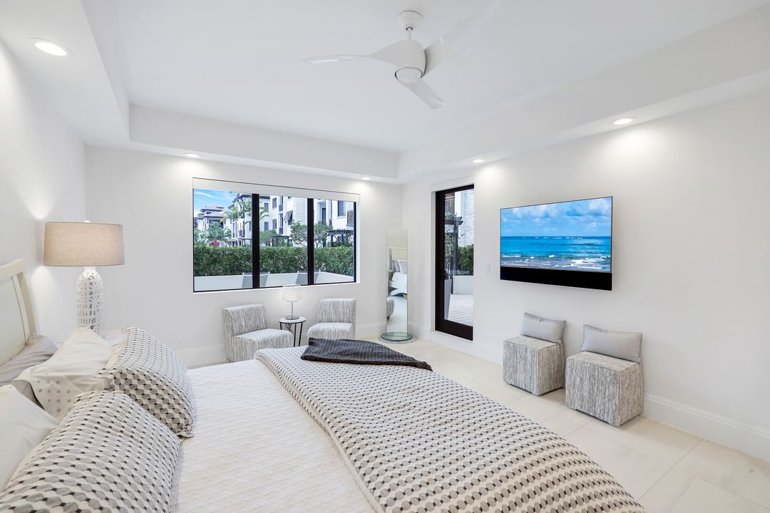 1135 3rd Ave S #210, Naples, FL 34102